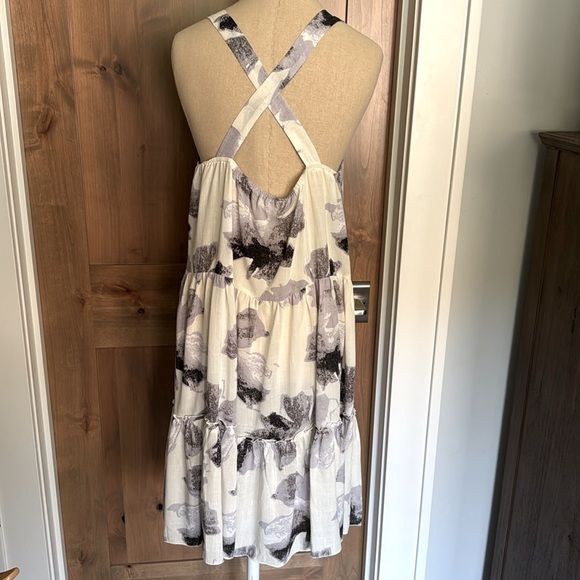 Umgee Tiered Embroidered front floral Midi Dress Womens M Floral cross over back - Picture 3 of 11
